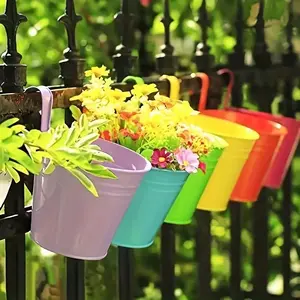 Hanging Flower Pot, Colorful Decorative Hanging Flower Pot with Hook & Drain Hole, Detachable Hanging Plant Pot for Balcony, Wall, Fence, Hanging Planter, Outdoor Planters, Hanging Plant Basket
