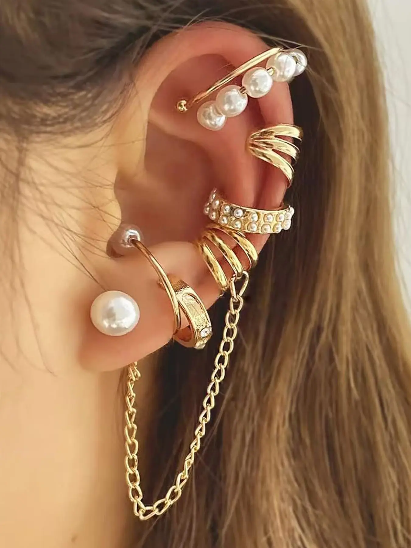 8Pcs Gold Ear Cuffs Earring Stacking Set Stackable Earrings for Women Non Piercing,14K Gold Plated Tassel Chain Pearl Ear Clip Adjustable Cubic Zirconia Sparkling Round Huggie Ear Cuff Fake Earrings Punk Jewelry Gifts