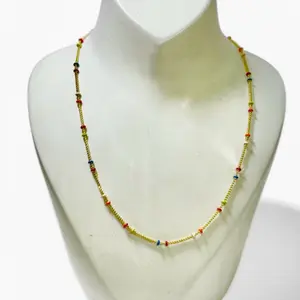 Cadena de bolitas de colores
