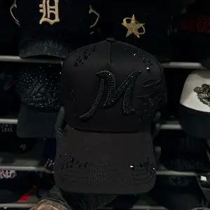 1:1 Th1rty One Hats Mago Total Black Cap with Embellished M Logo Rhinestone Details for Stylish Outfits