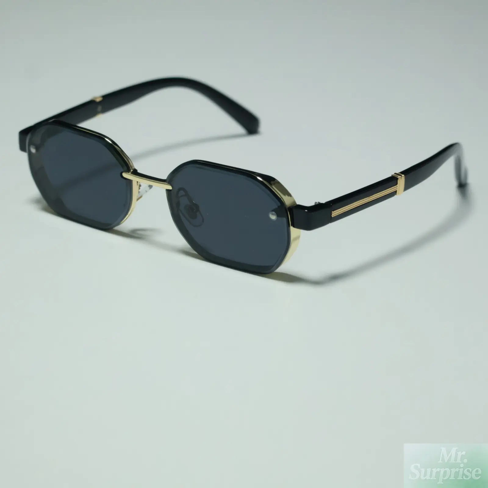 Punk Retro Box-Shaped Sunglasses for Men, European-American Fashion Full Rim Gold Frame with UV Protection Gray Lenses for Driving