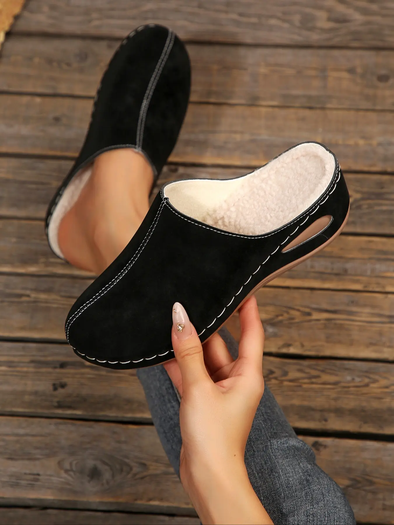 Women's Winter Flat Non-Slip Warm Plush Slippers, Casual Comfortable Indoor & Outdoor Footwear, Stylish Women's Shoes for Daily Wear