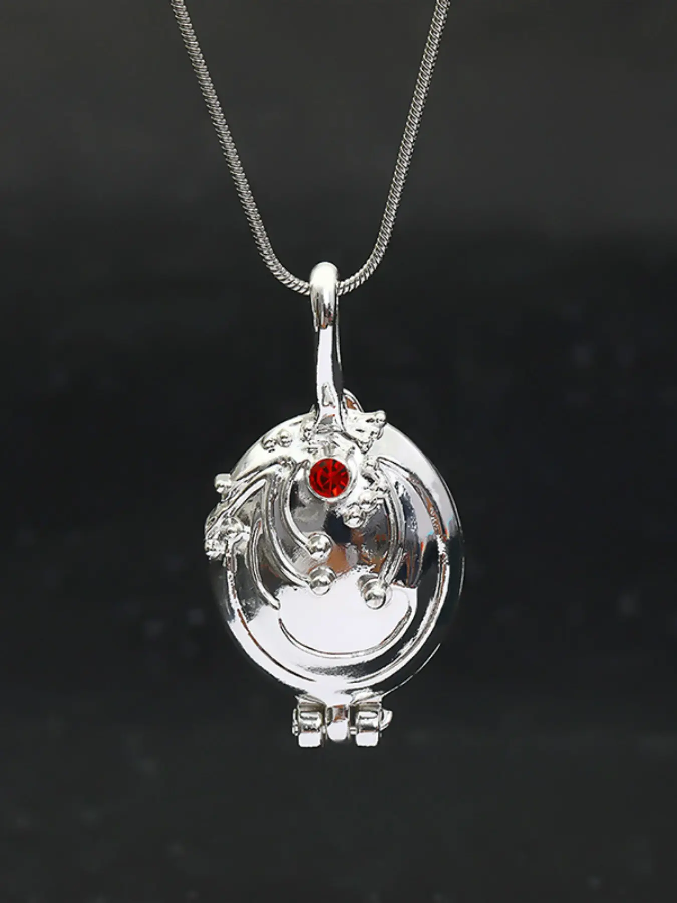 Trendy Sage Openable Necklace, Fashion Couple Jewelry, Casual All-Season Accessory, Alloy Material, All over Print Design, Fashionable Jewelry Accessories, Casual Style Necklaces