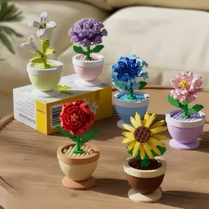6pcs/set Mini Building Block Planters Artificial Potted Flower | Sunflowers, Roses, Hydrangeas, Artificial Daisy Flower | DIY Assembly Toys | Home Desk Decorations Decorative Desk Plant | Gift Suitable for Children and Adults |
