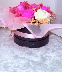 Strawberry Scented Flower Candle Bouquet | Romantic Gift Box | Handmade Soy Wax Candle