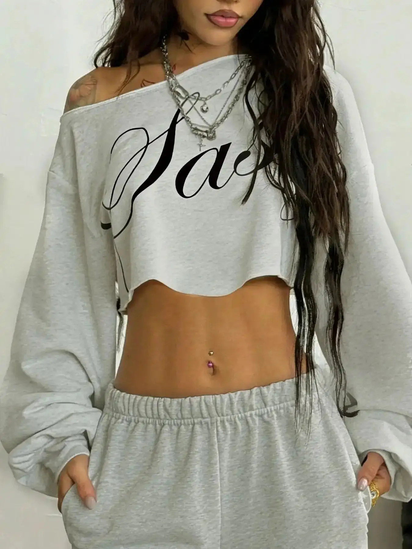 Women's White Cropped Hoodie, Trendy Off-shoulder Oversized Loose Top with Letter Graphic, Comfy Street-style Piece for Everyday Daily Casual & Gatherings, Womenswear Streetwear, Pullover brunch outfit classic
