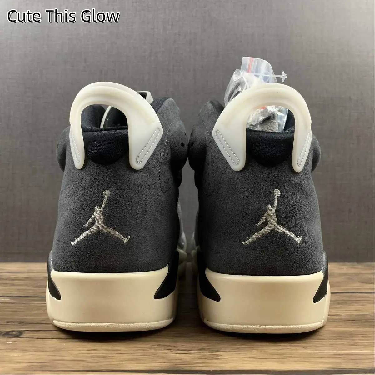Earth Tone High Cut Casual Basketball Trainers |Two Shades Of Grey Contrast Stitching | Durable Deep Groove Traction Outsole | Ventilated Side Hole Design | Retro Streetwear & Outdoor Leisure Activities | Relieves Muscle Soreness After Long Distance Trips