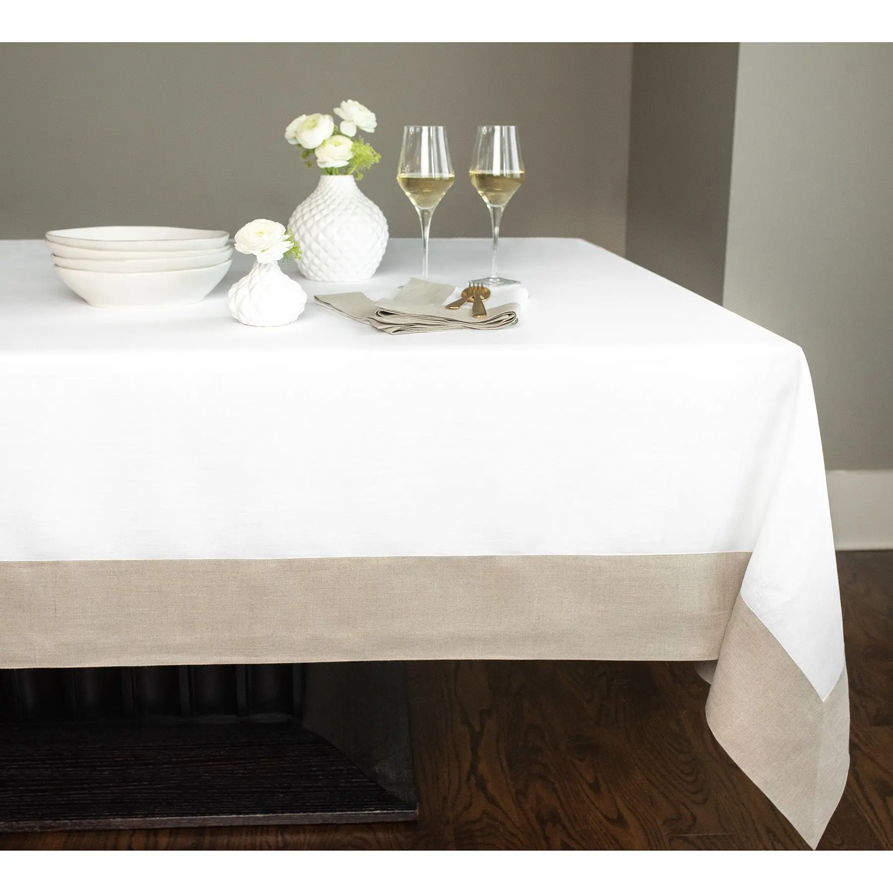 Solino Home Contempo Pure Linen Rectangle Tablecloth - Natural & White, Statement Stripe Border, Modern Classic Design, Easy-to-Use, Versatile for Outdoor Table Celebrations & Home Decor