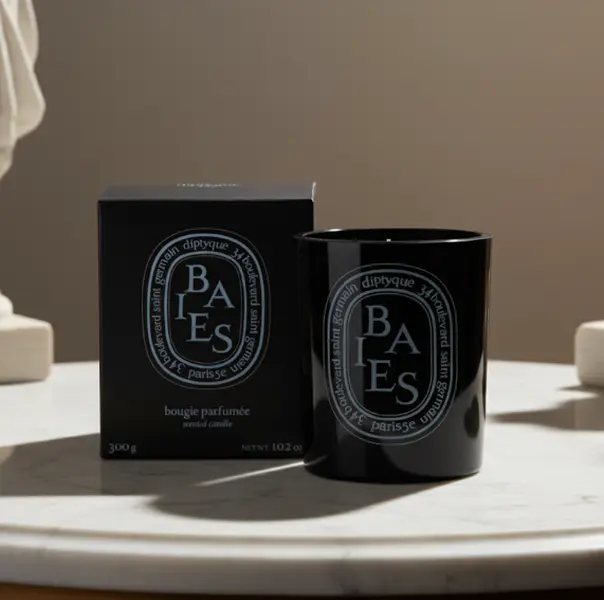 Diptyque Black Baies Floral Scented Candle 10.2 oz Luxury Black Glass, Elegant Flower Aroma, 75-Hour Burn, Perfect for Home Decoration