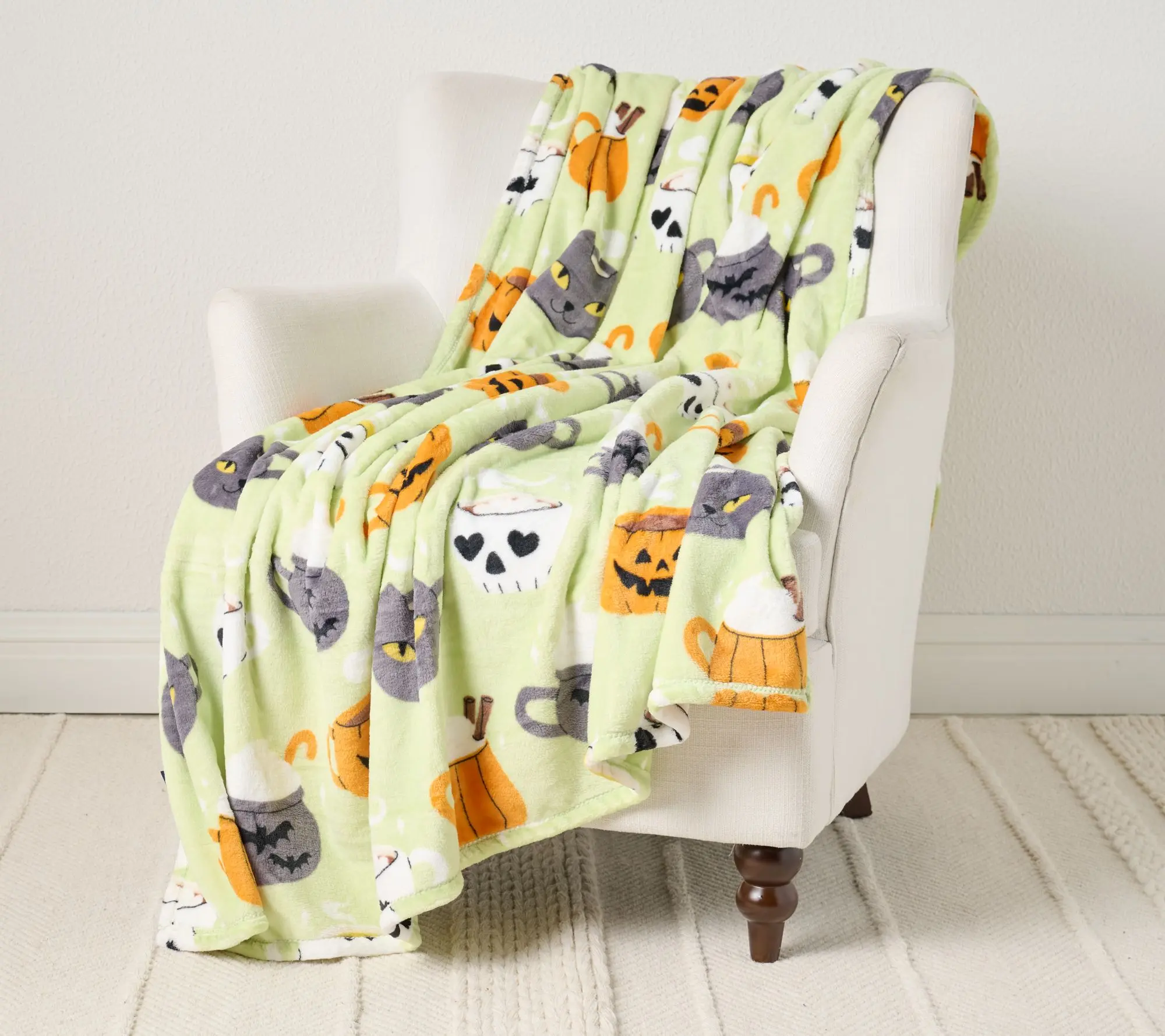Home Reflections Oversized 60x80 Halloween Plush Throw