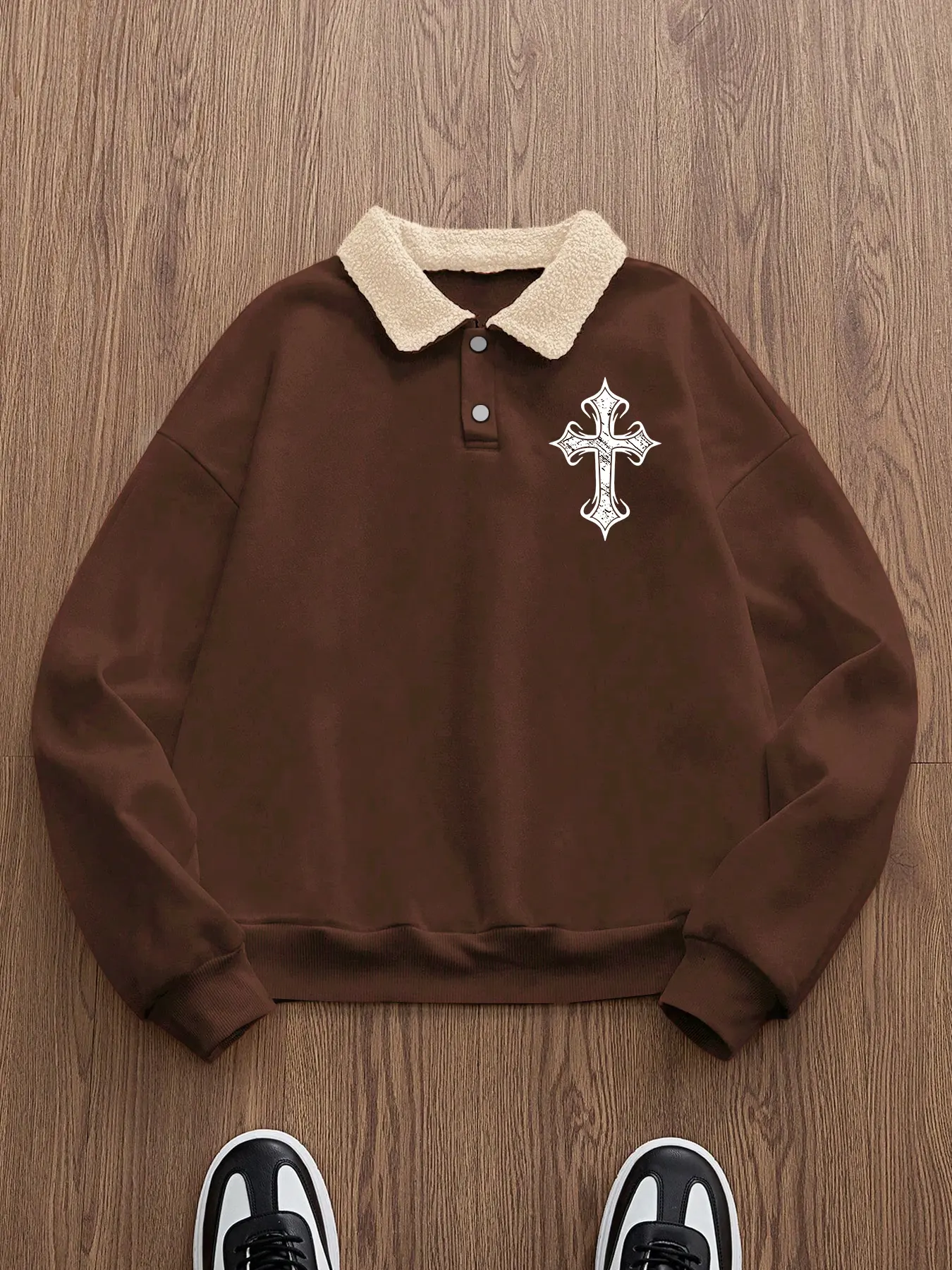 Trendy Retro Lamb Wool Collar Sweatshirt, Cross Print Long Sleeve Polo Shirt, Comfortable Casual Wear for All Seasons, Fitted Design, Man