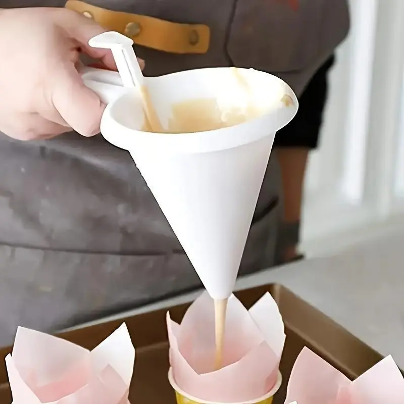 1pc Cream Funnel Handheld Measuring Cup Cake Chocolate Separator Batter Funnel No Mess Funnel Kitchen Baking Tools