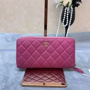 Pre-owned CHANEL leather Clutches & Wristlets Pre loved Wallet 4441