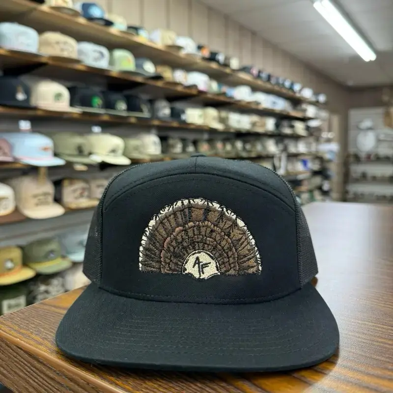 Turkey Fan Embroidered Trucker Hat for Men & Women, Black Mesh Snapback Cap, Hunting Outdoor Baseball Hat, Adjustable Flat Bill Country Western Gift