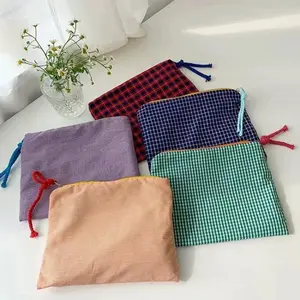 Gingham Pattern Makeup Bag, 1 Count Large Capacity Cosmetic Storage Bag, Portable Zipper Makeup Organizer Pouch, Handheld Cosmetic Pouch, Travel Storage Bag for Women & Girls
