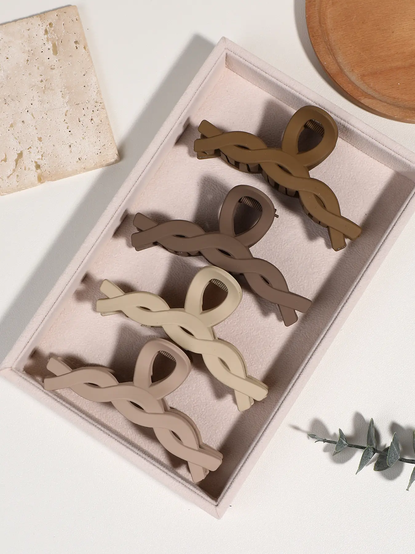 4pcs brown twist hair clip, fashion flat grip clip, Fashion hair accessories, suitable for everyday all-match lady hair claw, gift for girlfriend mother Flat Claw Clips Set
