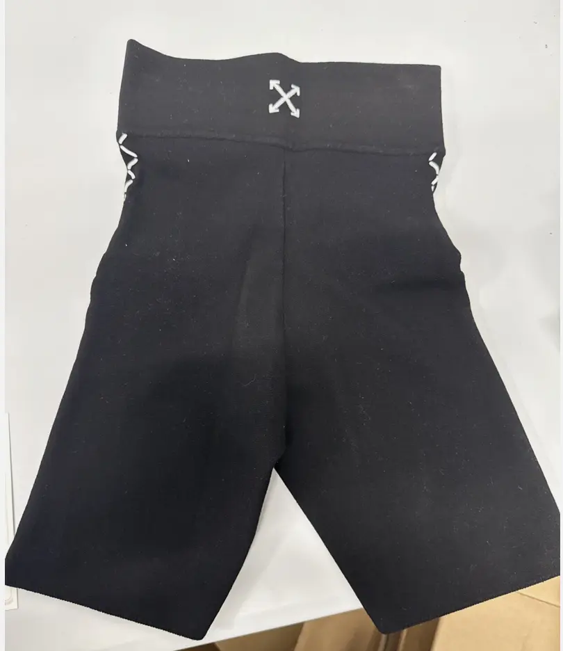 Off-White Knit Shape Shorts | Black | 38IT (XS) |
