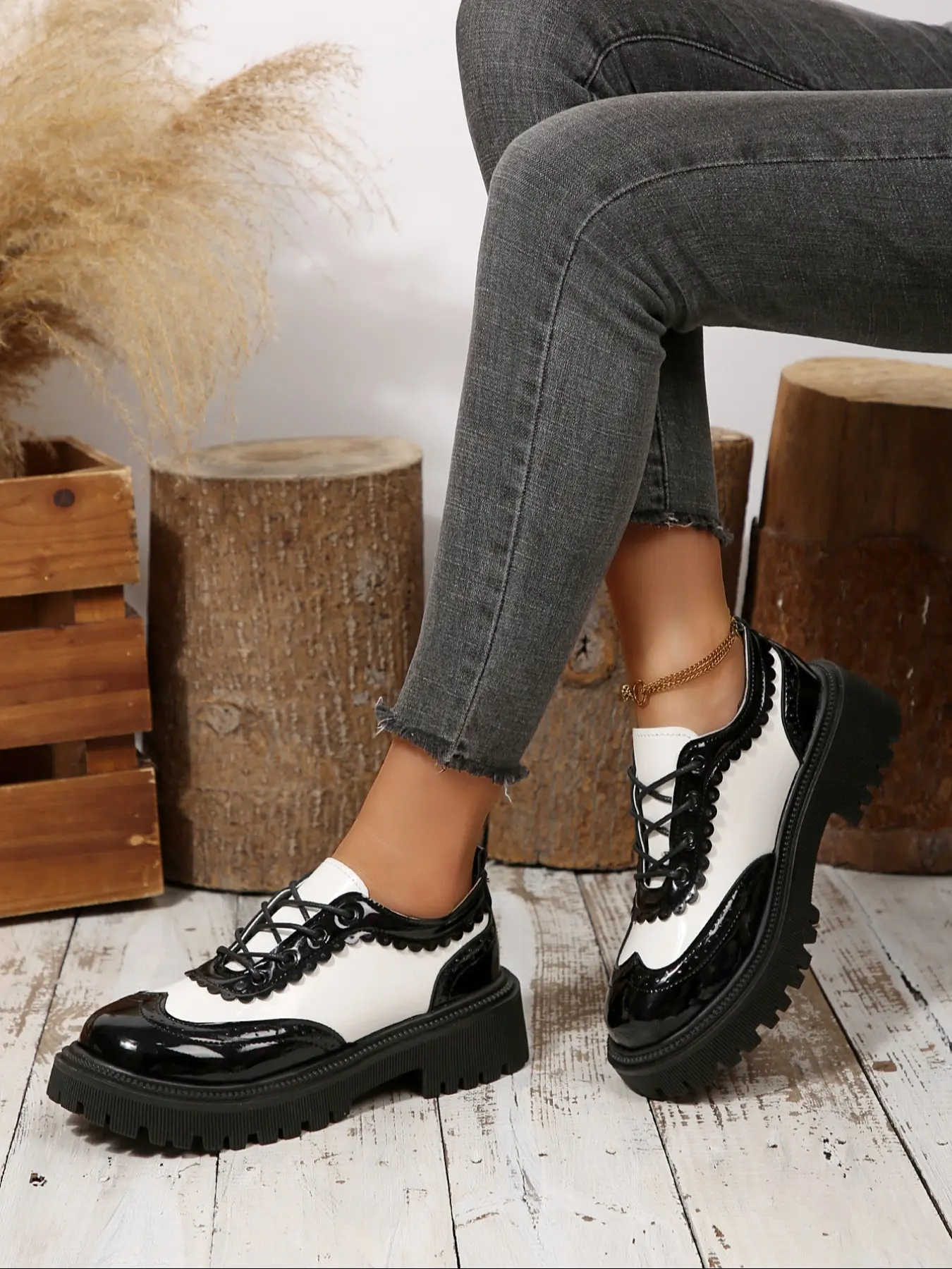 Women's Colorblock Lace-Up Thick Sole Loafers, Autumn Winter British Style Derby Shoes, Glossy PU Leather Patchwork, Anti-Slip Chunky Bottom, Oxford Shoes, Lace Up Oxfords, Round Toe Oxfords