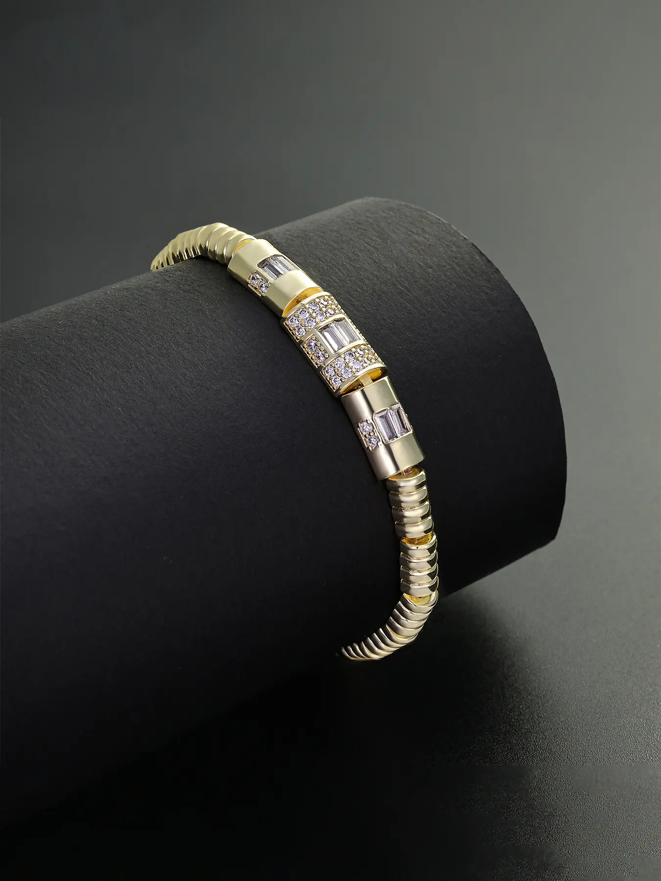 1PC ICED CHICS hip-hop bone joint bracelet, versatile snake bone chain, copper inlaid synthetic zircon material, stable for daily wear, Stackable Bracelets, Premium Bracelet, Bracelet Jewelry, Fashion Bracelet, Exquisite Bracelet
