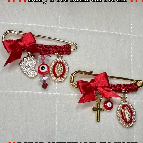 Alfileres for Pregnancy with Red Bow, Cross Pendant, and Decorative Elements