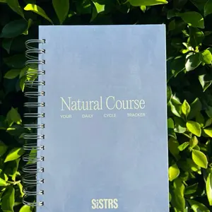 SISTRS Natural Course: Your Daily Cycle Tracker with BBT Thermometer & 12 Calendars for Easy Tracking & Journaling