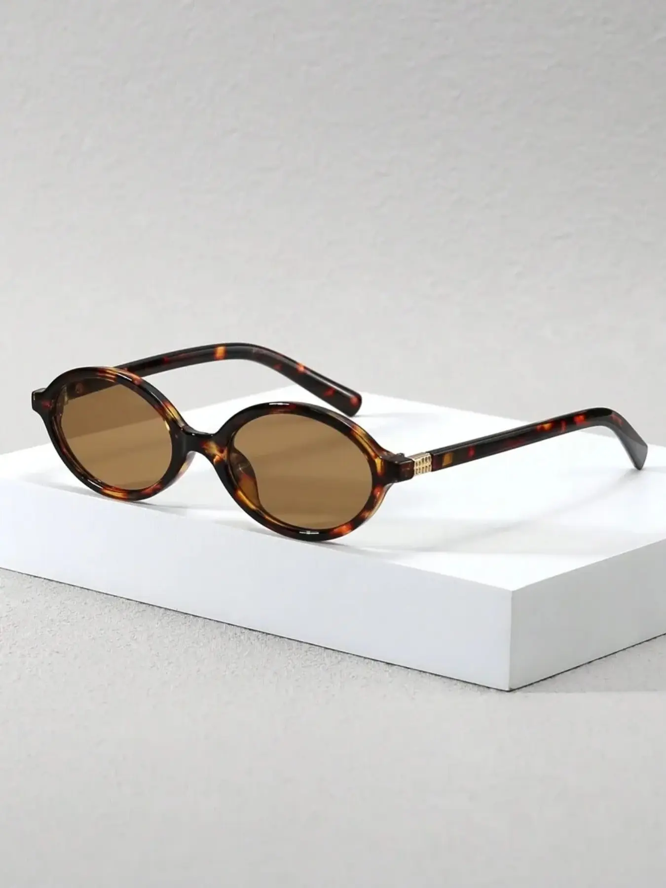 Women's Oval Metal Frame Glasses, Street Fashion Trendy Casual Frames, Lightweight Comfortable Design for Back-To-School Wear, Fashionable Frames Glasses