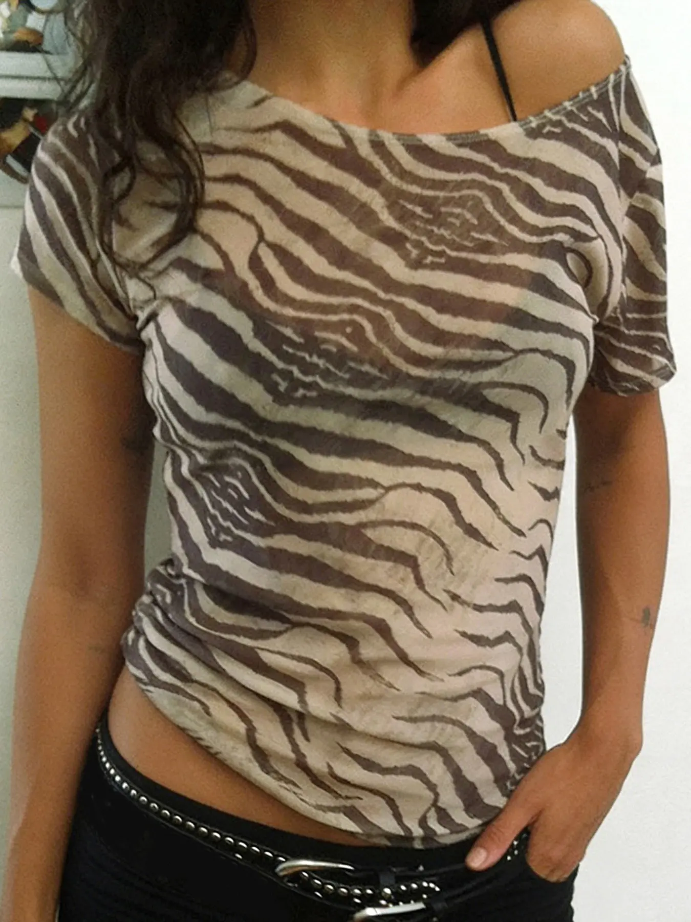Vintage Leopard Print Round Neck Lady Top, Sexy Slim Fit Transparent T-Shirt, Animal Print Tee, Versatile Short Sleeve Casual Fashion Design for Women, Casual Fit Chic, Casual Slim Fitting, Casual Summer Wear