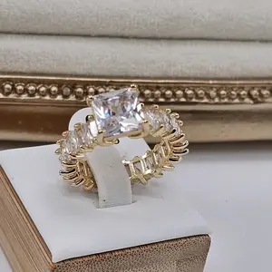 (R80)elegant ring  Gold plated diferent sizes available