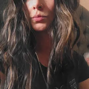 PANEWAY 100% Premium Kanekalon Hair Topper for Women - 20 Inch Wavy Clip-In Synthetic Hairpiece with Bangs for Thinning Hair, Natural Volume, Your Daily Confidence Boost