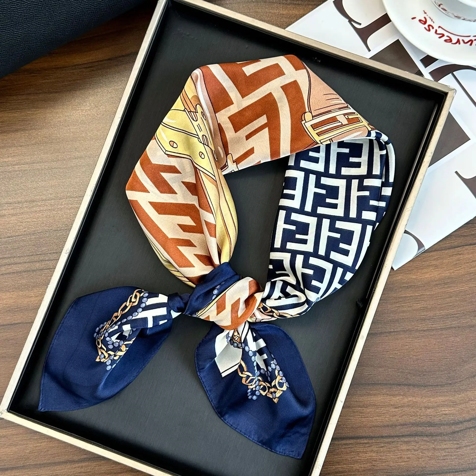 ET Chain Hidden Blue