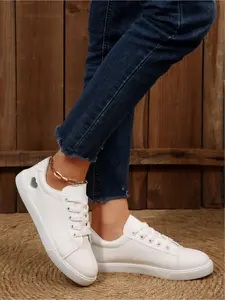 Plus-size women's four-season flat white shoes Trainer Sneaker, Walking shoes, Casual Sneakers, with side heart-shaped cutout pattern, round toe, lace-up design, suitable for outdoor wear, daily commuting and casual wear, comfortable, lightweight