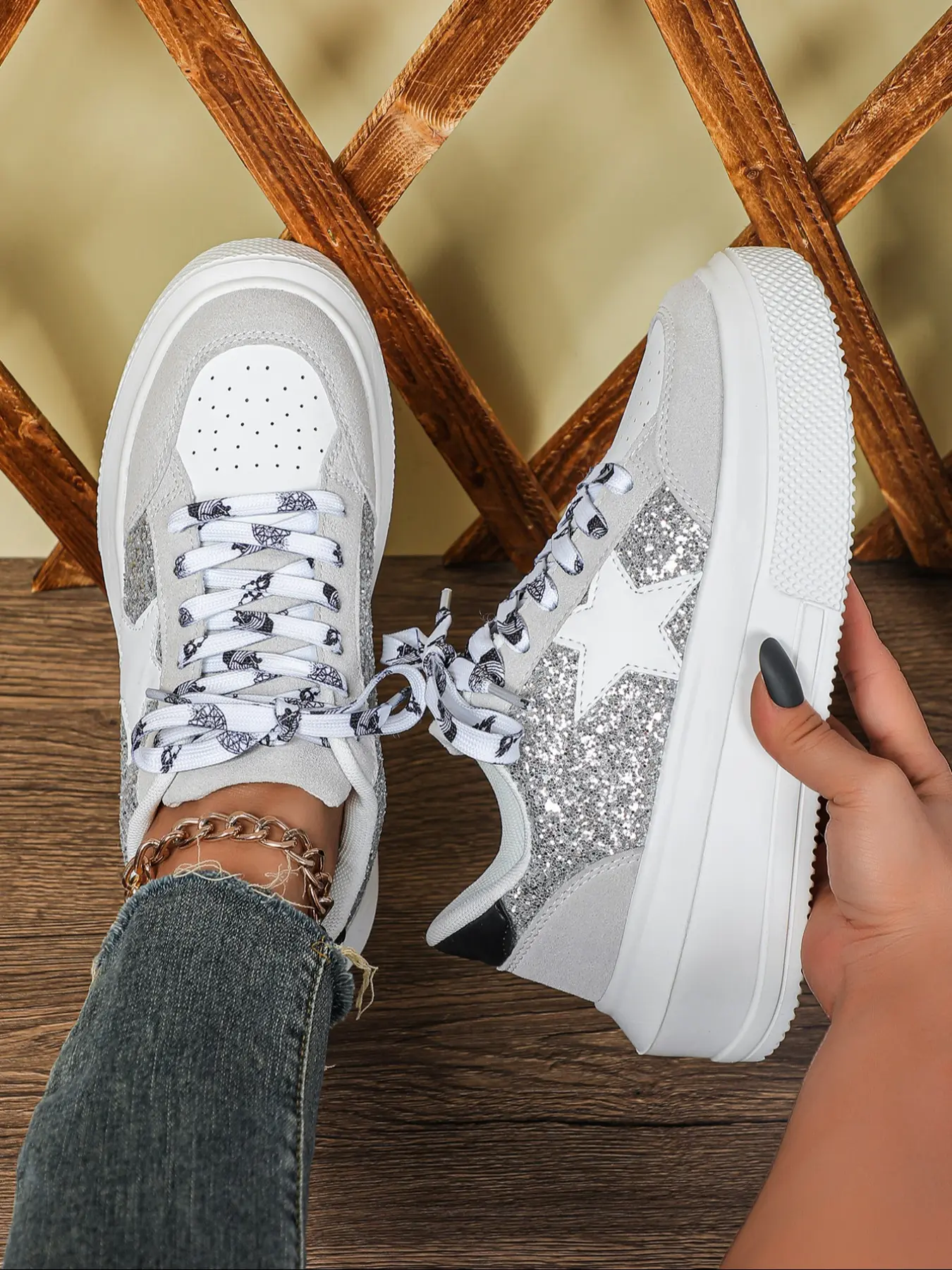 Women's Fashion Star Pattern Glitter Skate Shoes, Round Toe, Chunky Walking Shoes, Casual Thick Soled, Casual Low Top Lace-Up Sneakers, Round Toe Trainers, Comfortable Soft Sole, Perfect for Gifts & Daily Wear
