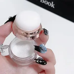 Shimmer body patting powder with highlighting and contouring effects. Sparkling glitter boosts shine and provides even coverage. Suitable for body and clothing to create a dazzling, eye-catching look. Ideal for daily use, brides, holidays, parties, music