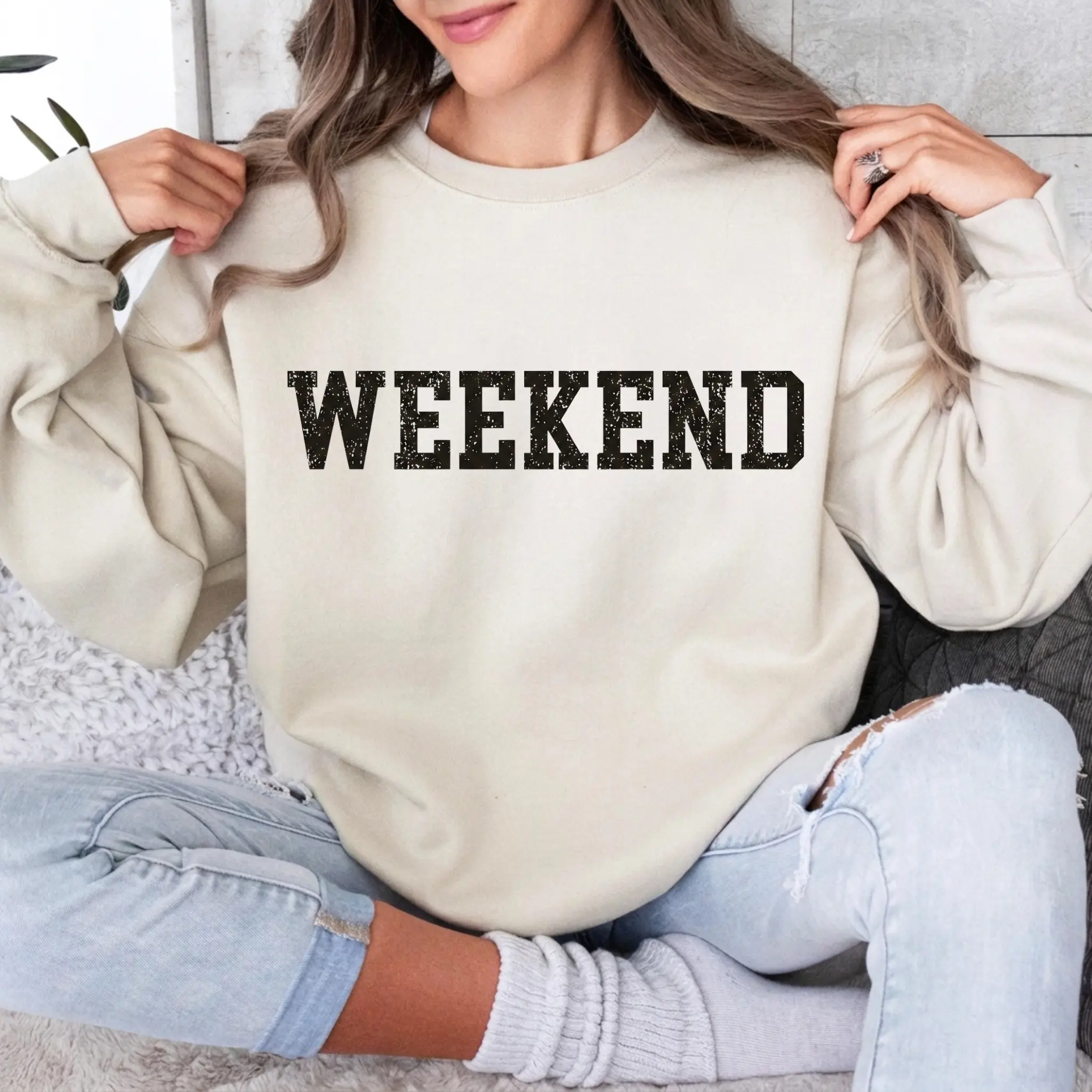 Weekend Crewneck Sweatshirt, Cozy Unisex Pullover, Minimalist Weekend Graphic Sweatshirt, Casual Everyday Comfort, Gift for Her, Gift for Mom, College Style Sweatshirt, Fall Winter Lounge Wear - HARSIN