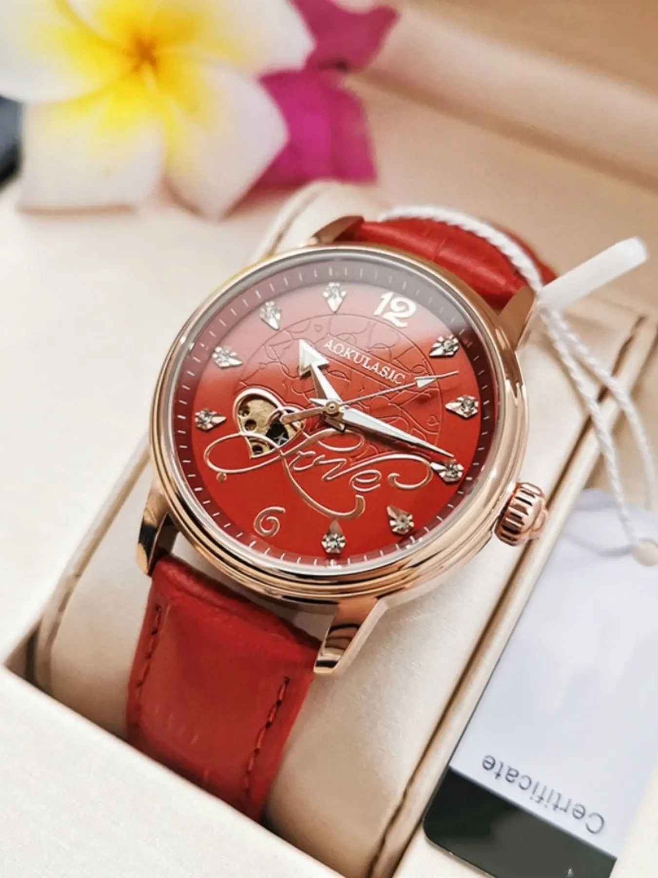 Women's mechanical watch, Fashionable Stylish Watch, featuring a skeleton design and a LOVE-themed dial, a stylish, versatile, and petite automatic mechanical watch for women, the perfect Valentine's Day gift for girlfriends and wives