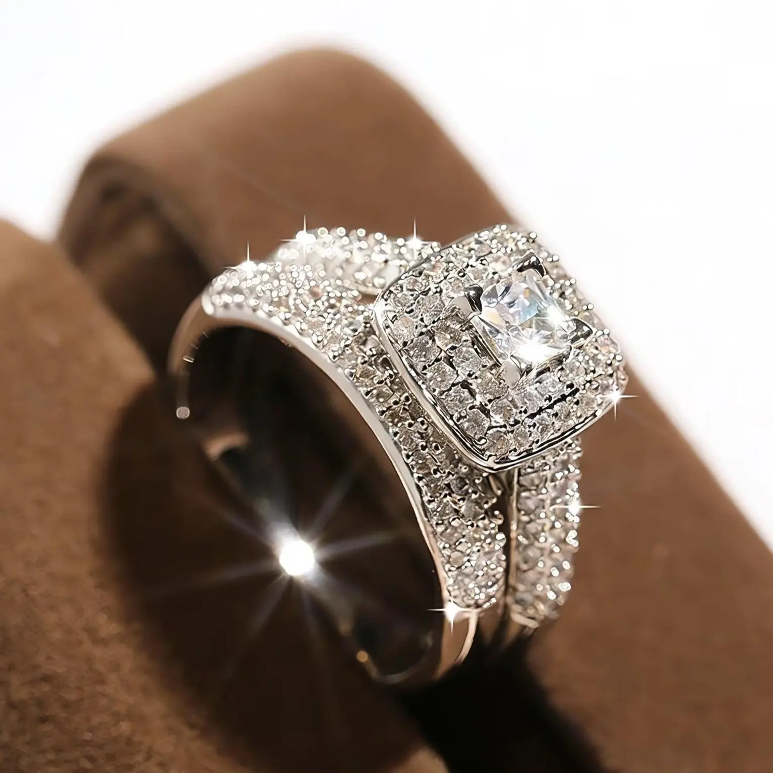 Full Diamond Micro-Inlaid Couple incess Square Diamond Ring Set European and American Fashion Luxury Engagement Ring for Women beautiful  jewelry