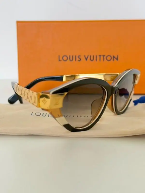 Pre-owned LOUIS VUITTON Petit Soupçon Low Cat Eye Sunglasses