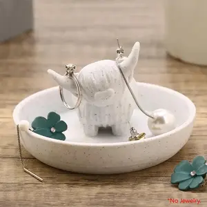 Highland Cow Ring Holder with Round Plate, Cute Unique Women's Gift, Plastic Farmhouse Bohemian Jewelry Storage Box, Home Decor, Home Jewelry Organizer, Jewelry Storage Unit