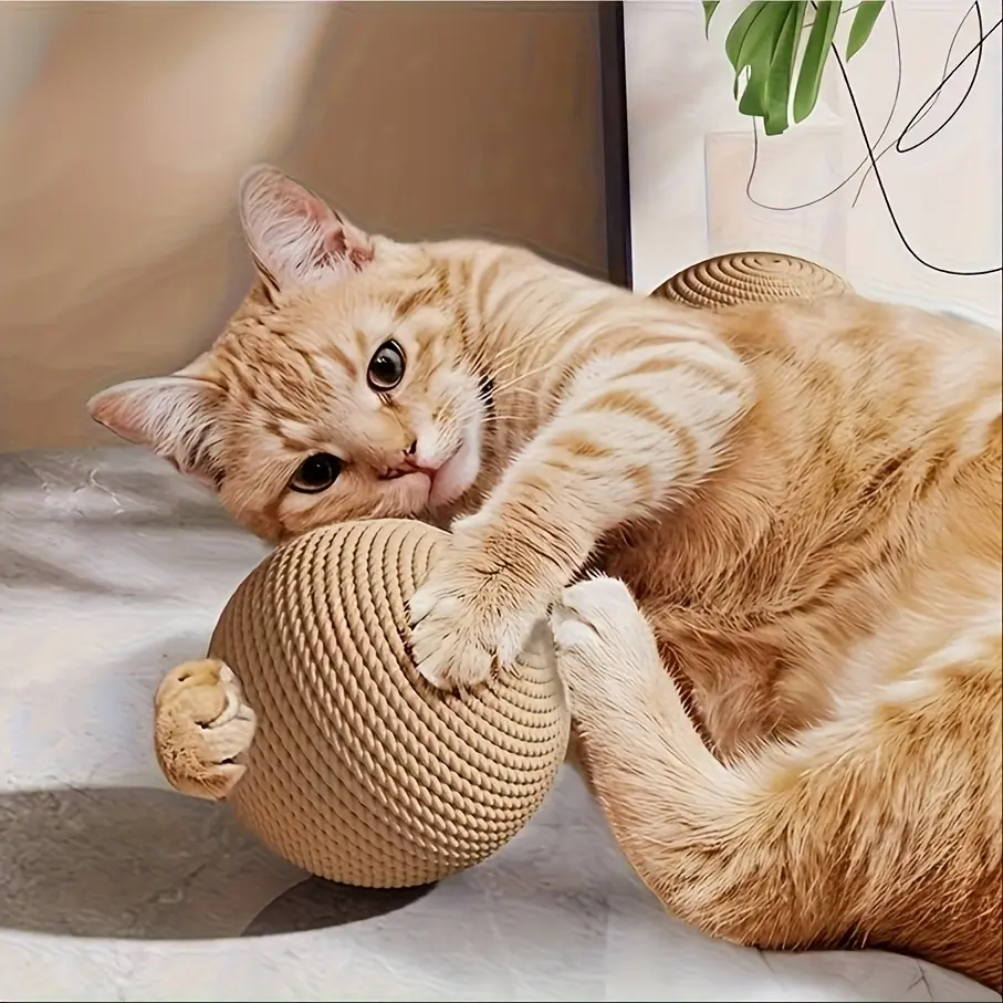 Sisal Cat Toy Ball - Made of natural sisal, bite-resistant and durable, with sound design, no batteries needed, perfect for indoor and outdoor fun, a gift for cat owners, handmade touch, Homemade, for pet toy enthusiasts