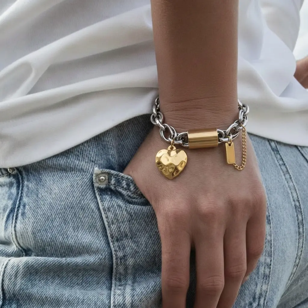 1 Pc Elegant Stainless Steel Heart Charm Bangle bracelets, Casual All Seasons Jewelry for Couples, Ideal Valentine's Day Gift Bracelet for Daily & Party Wear, freeshipping only travelessentials