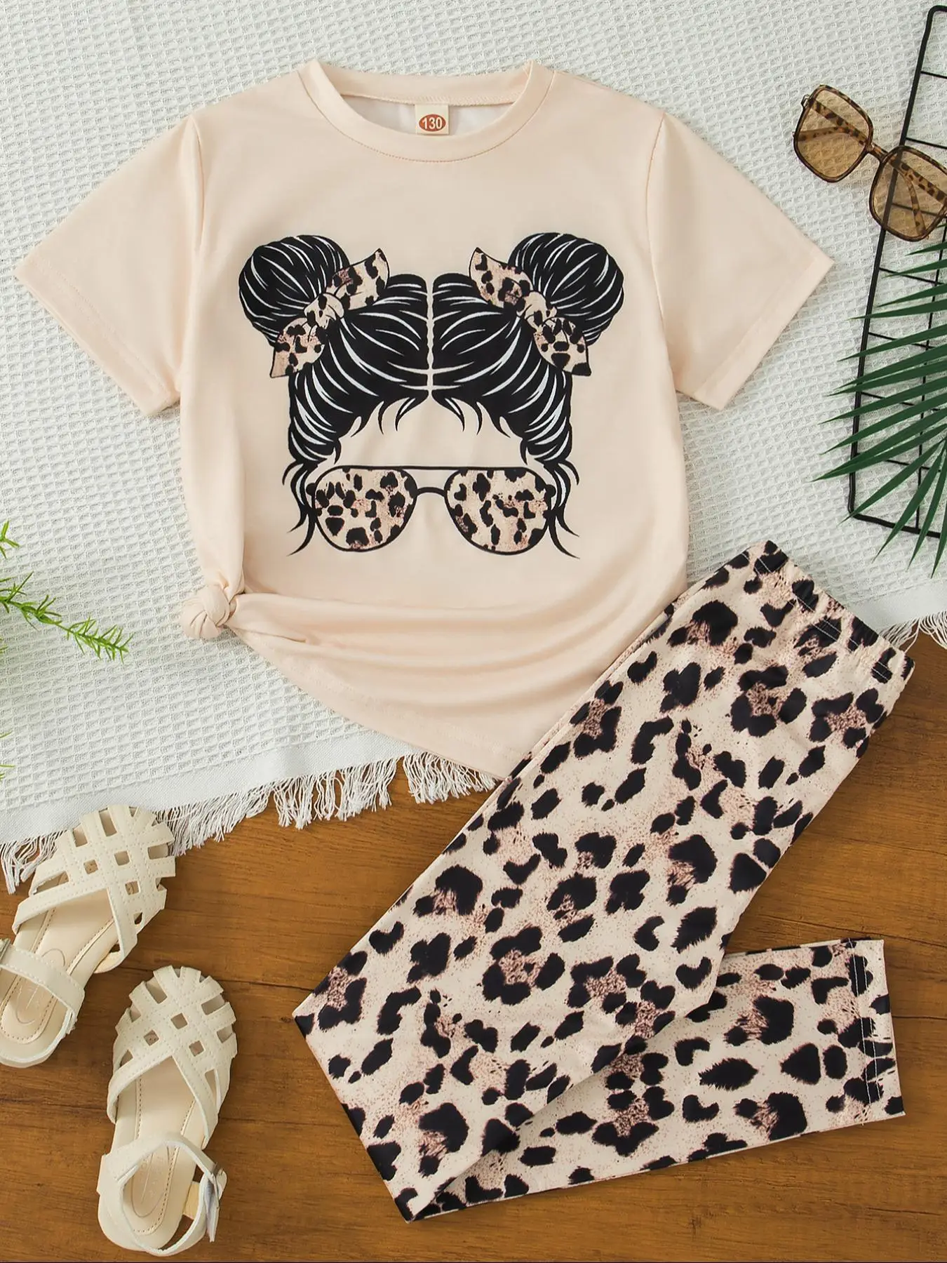 Girl's Cartoon Face Print Tee & Leopard Print Pants Two-piece Set, Casual Round Neck Short Sleeve T-shirt & Trousers for Daily Wear, Kids Summer Cloth
