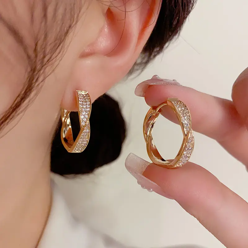 Soco Unique and stylish micro-inlaid twisted hoop earrings DDES0454, high-end minimalist niche design earrings, 14K gold-plated