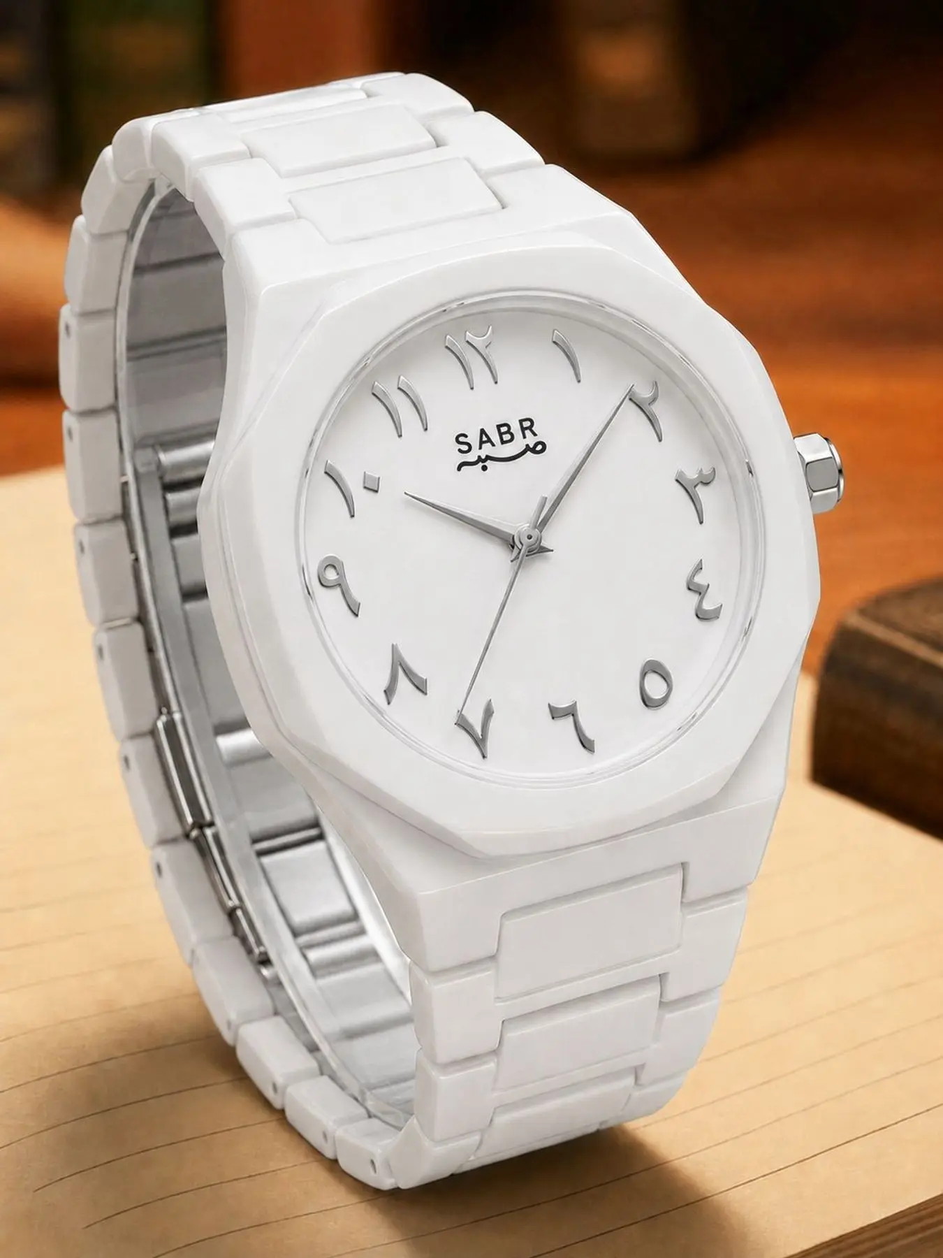 A men's white wristwatch with simple personality, versatile and casual style, durable quartz watch Analog Watches Modern Fashionable Wristwatch Analog Quartz Watch Casual Trendy Wristwatch
