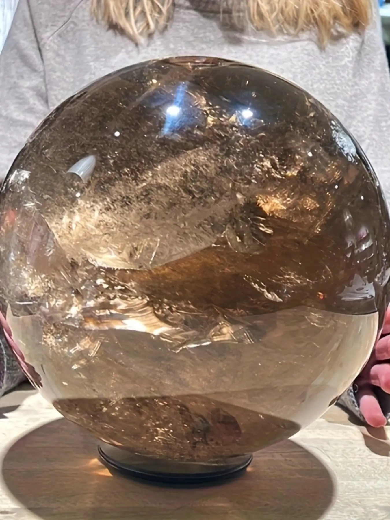 1pc Champagne Smokey Quartz Crystal Sphere with Gravel Inclusions, Ornament, Ornaments Decor, Natural Smokey Quartz Ball, Smokey Quartz Stone for Grounding, Specimen for Collectibles and Educational Use, for Home Collection & Gift for Holidays
