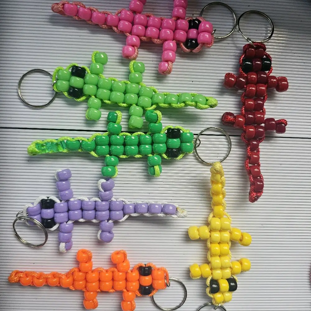 ONE mystery mini gecko lizzard retro  Pony Bead Kandi Keychain, Handmade Stylish Practical Casual 80s-90s Nostalgic Trending Animal Fidget Accessory, Gifts  #mandimakesit