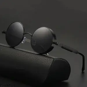Retro Punk Round Sunglasses for Men & Women, Vintage Gothic Reflective Shades with Side Shield Detail, UV400 Protection for Streetwear & Everyday Wear