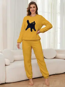 Plush Homecoming Suit Set, Embroidered Cat Pattern Top, Warm & Comfortable, Casual Heating Choice for Home Wear