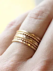 6pcs/Set Retro Minimalism Golden Stacking Ring Set Multi-geometry Set Rings for Women Minimalism Smooth Twist and Hammered Band Ring Daily Jewelry Gifts Dainty Stacking Rings Geometric Rings