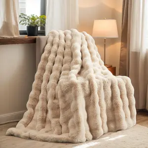 {Valentine's Day H&D Faux Rabbit Fur Throw Blanket, Ultra-Soft fleece-lined back, Breathable Thick and Heavy for Bed Sofa or Couch, Comfy Warm and Cozy blanket, Hypoallergenic, Dorm Decor Blanket, Gift for Girls and Women, Machine Washable