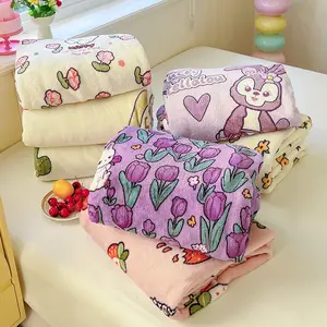 YHFYHF Cute Strawberry Print Flannel Blanket Summer Edition, Super Soft Lightweight Comfortable, Suitable for Sofa Bed, Air Conditioning, All Seasons